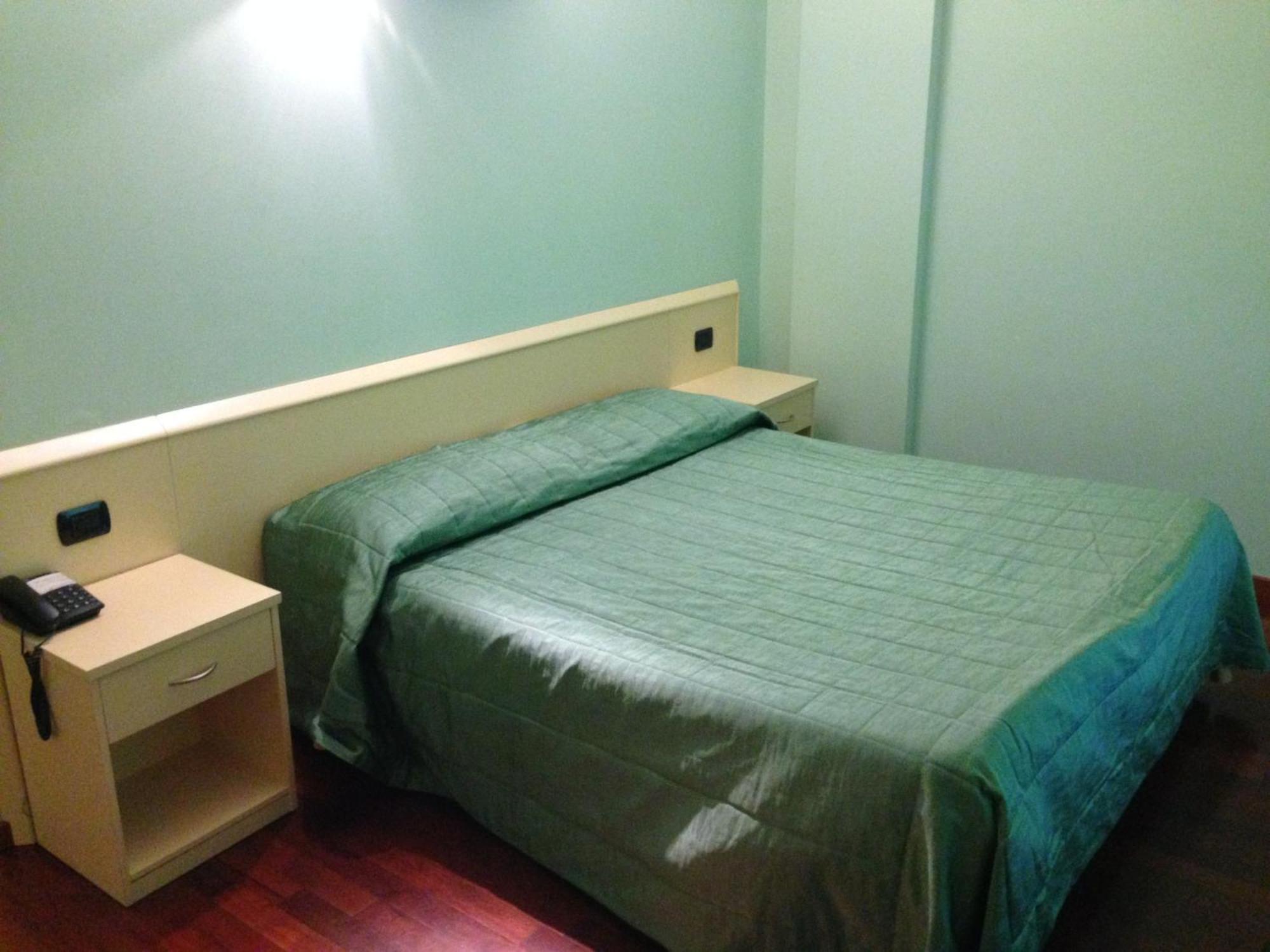 Caprice Hotel Avigliana Room photo