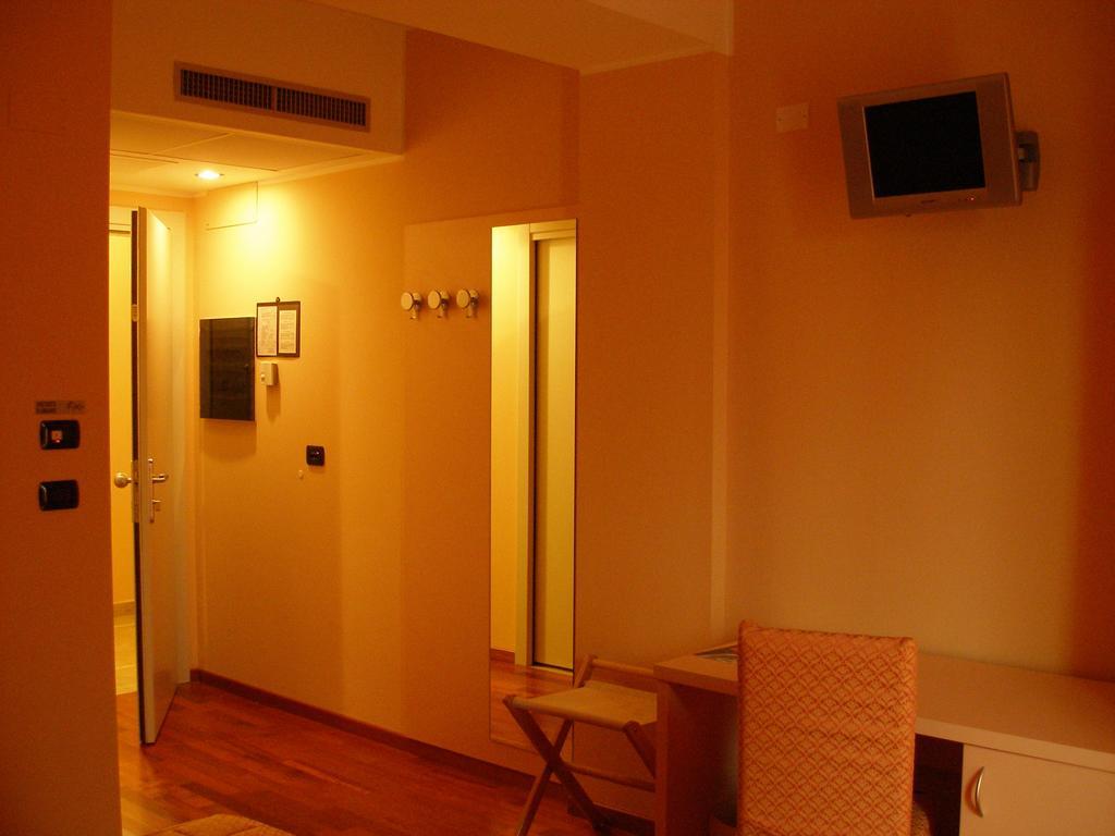 Caprice Hotel Avigliana Exterior photo